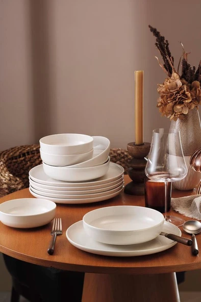 Kütahya Porselen Moderna 12 Parça 4 Kişilik Yemek Takımı Beyaz MOD12Y174045 ürün görseli 1