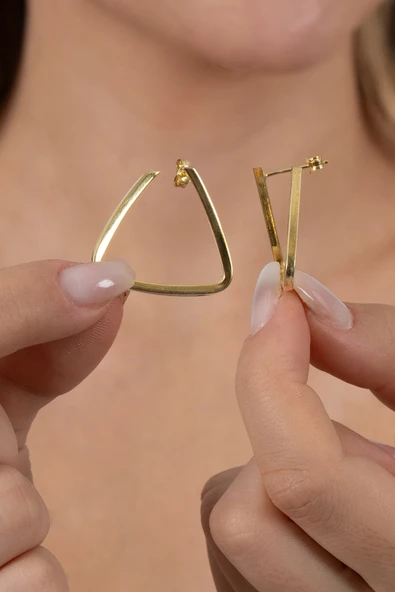 925 ayar gümüş küpe altın yaldızlı geometrik üçgen tasarım küpe SGTL13153GOLD ürün görseli