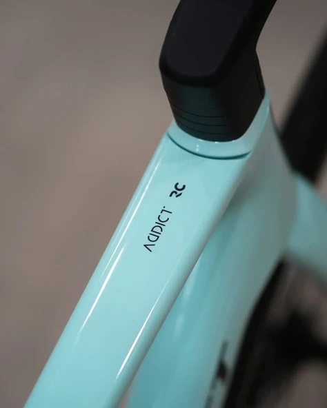 Scott Addict RC 10 Karbon Yol Bisikleti 2026 - Resim 9