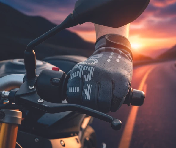 Motosiklet Eldiveni Rüzgar Geçirmez Suya Dayanlıklı Dokunmatik Eldiven Parmak Korumalı Reflektörlü - Resim 4