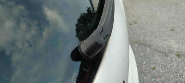 Seat Ibiza Arka Silecek Kapağı - 4931317 - Resim 3