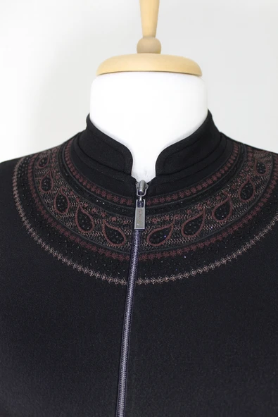 ANNE KADIN BÜYÜK BEDEN HAKİM YAKA FERMUARLI CEPLİ NAKIŞLI MEVSIMLIK SIYAH PARDESÜ - Resim 3