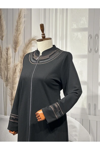 Kadın  Battal Mevsimlik Nakışlı Siyah Pardesü - Resim 3