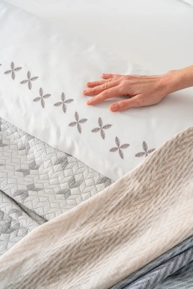 Mode Gri Nakışlı Çift Kişilik Nevresimli Battaniye Seti - 8 Parça Çeyiz Seti - Resim 5