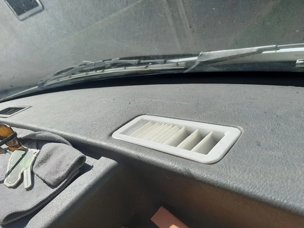 SİYAH RENK 1 ADET Volkswagen Transporter T4 ÖN CAM HAVALANDIRMA SAĞ TARAF MENFEZ MAZGAL - 6633716 - Resim 6