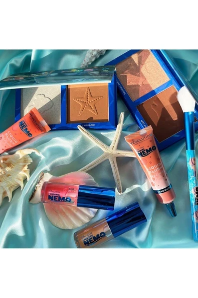 Revolution x Finding Nemo Sharky Bronzer & Highlighter - Kayıp Balık Nemo Bronzer ve Aydınlatıcı - Resim 8