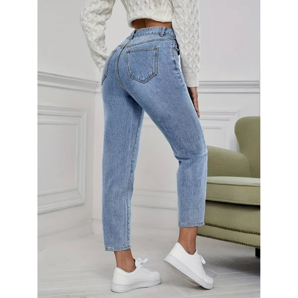 Lucky Life Kadın Açık Mavi Yırtık Mom Fit Kot Pantolon ürün görseli 1