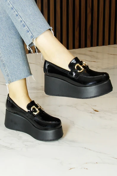 Erkan Saçmacı Celyn Siyah Rugan Yuvarlak Burun Tokalı Dolgu Topuklu Günlük Ayakkabı - Resim 3