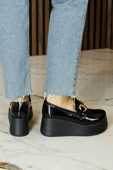 Erkan Saçmacı Celyn Siyah Rugan Yuvarlak Burun Tokalı Dolgu Topuklu Günlük Ayakkabı - Resim 5