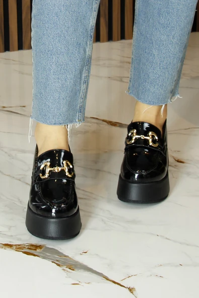 Erkan Saçmacı Celyn Siyah Rugan Yuvarlak Burun Tokalı Dolgu Topuklu Günlük Ayakkabı - Resim 4