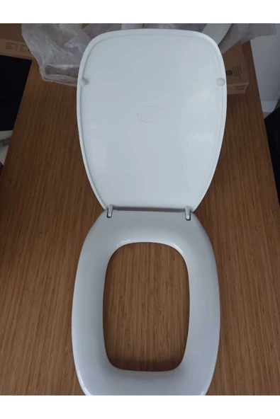 Mutlu Beyaz Fiesta Klozet Kapağı, şık ve dayanıklı banyo aksesuarı - Resim 3