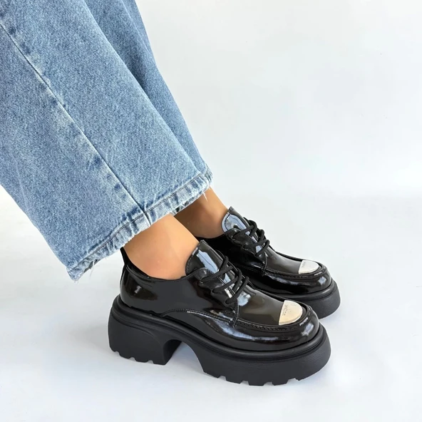 Kiya Siyah Rugan Dolgu Topuk Oxford Ayakkabı - Resim 4