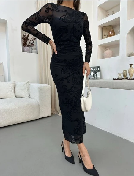 Kayık Yaka Siyah Tül Midi Elbise - Resim 3