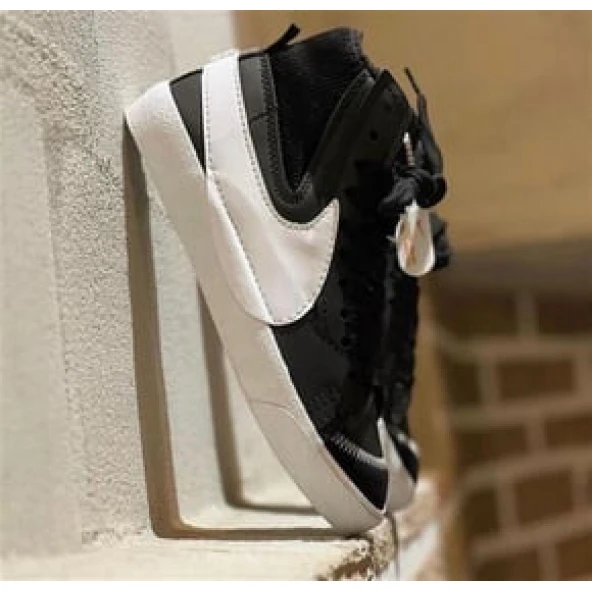 Nike SB Zoom Blazer Mid DR9144-001 ürün görseli 1