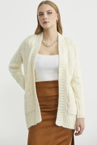 Saç Örgü Motifli Cepli Triko Hırka - Kemik - Resim 3