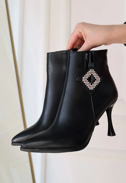 Moose Siyah Cilt Topuklu Bot ürün görseli 1