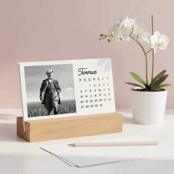 2026 Atatürk Masa Takvimi | Doğal Ahşap Tabanlı Masaüstü Takvimi - Resim 2