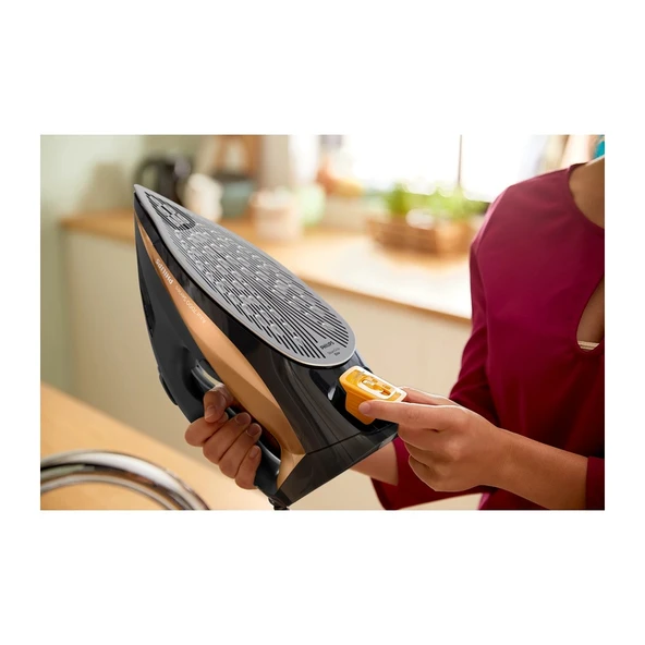 Philips DST7040/80 7000 Serisi Buharlı Ütü - Resim 4