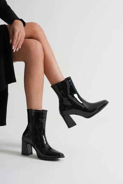 Osum Kadın Siyah Rugan Topuklu Bot ürün görseli 1