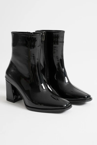 Osum Kadın Siyah Rugan Topuklu Bot - Resim 4