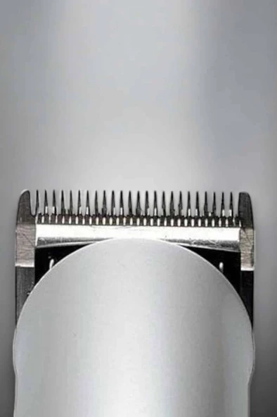 Erkeklere Özel Şarjlı Saç ve Sakal Kesme Tıraş Makinesi Seti ürün görseli 1