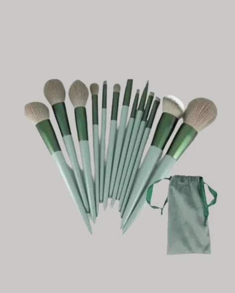 Kusursuz Makyaj İçin Yumuşak ve Dayanıklı Makyaj Fırça Seti - Resim 2