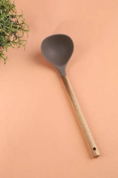 Ahşap Saplı Silikon Kepçe ürün görseli 1