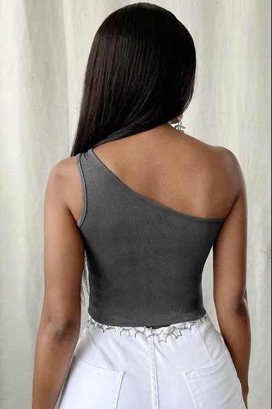 Kadın Koyu Gri Tek Omuz Crop Büstiyer - Modern ve Şık Tasarım - Resim 5