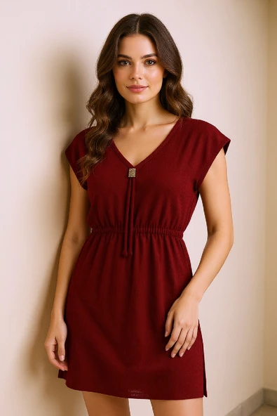 Kadın Bordo Yanları Yırtmaçlı Tokalı V Yaka Mini Plaj Elbisesi - Resim 5