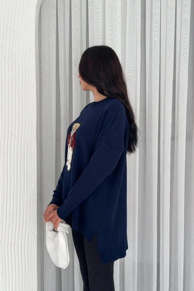 Ayıcıklı Triko Kazak - Aplike Ayıcık ve Yandan Yırtmaç Detaylı Arkadan Uzun Tasarım Bisiklet Yaka V5 - Resim 2