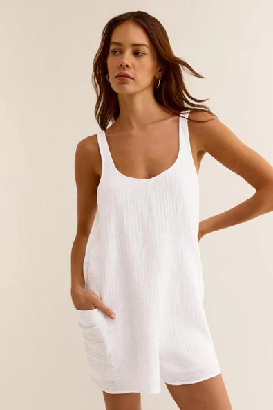 Kadın Beyaz Mini Cepli Tulum Plaj Elbisesi - Şık, Rahat ve 4 Mevsim Kullanıma Uygun - Resim 3