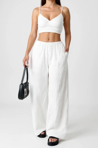 Kadın Beyaz Bol Kesim Cepli Geniş Paça Dökümlü Pantolon - Resim 2