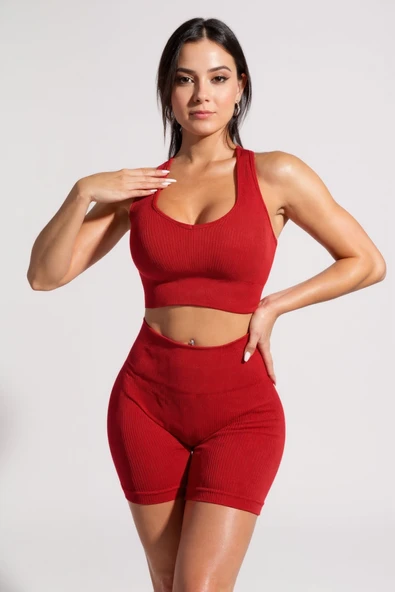Kadın Kırmızı Yüksek Bel Çapraz Sırt Detaylı Şortlu Gecelik Takım - Modern, Konforlu ve Günlük Kombinlere Uygun ürün görseli 1