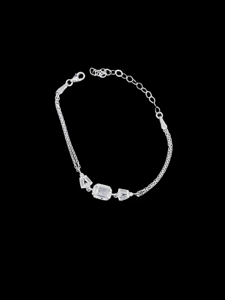 ? Şeffaf Parlak Zirkon Taşlı 925 Ayar İthal Gümüş Bileklik — Zarif Işıltının İnce İfadesi ürün görseli 1