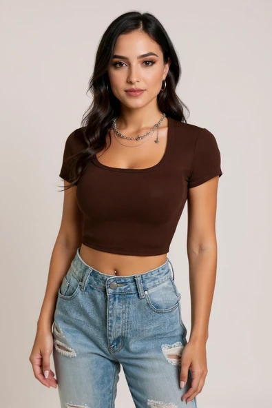 Kadın Kahverengi Yarım Kol Düz Yaka Crop Top Bluz - Şık, Rahat ve Kolay Kombinlenebilir ürün görseli 1