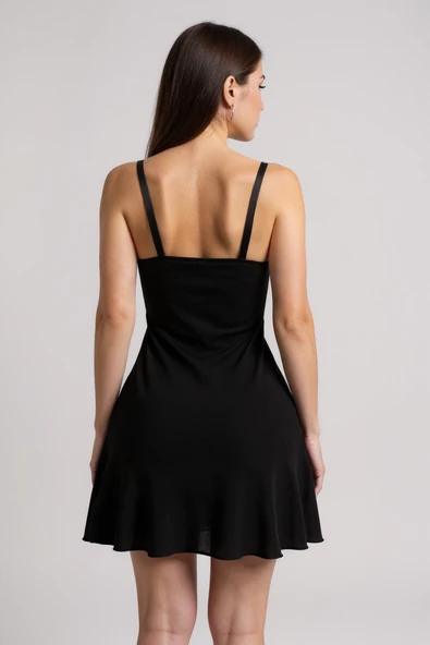 Kadın Siyah Askılı Beli Dantelli Göğsü Fiyonklu Şık Gecelik - Modern ve Şık Tasarım - Resim 4