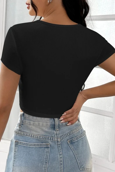 Kadın Siyah Yarım Kol Düz Yaka Crop Top Bluz - Şık, Rahat ve Kolay Kombinlenebilir - Resim 4
