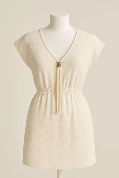 Kadın Beyaz Yanları Yırtmaçlı Tokalı V Yaka Mini Plaj Elbisesi - Resim 5