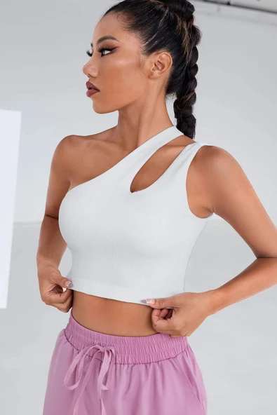 Kadın Beyaz Tek Omuz Cut Out Detaylı Crop Top Bluz - Şık, Rahat ve Kolay Kombinlenebilir - Resim 5