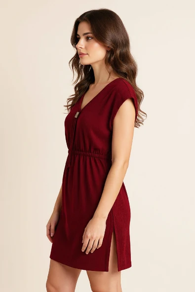 Kadın Bordo Yanları Yırtmaçlı Tokalı V Yaka Mini Plaj Elbisesi - Resim 2