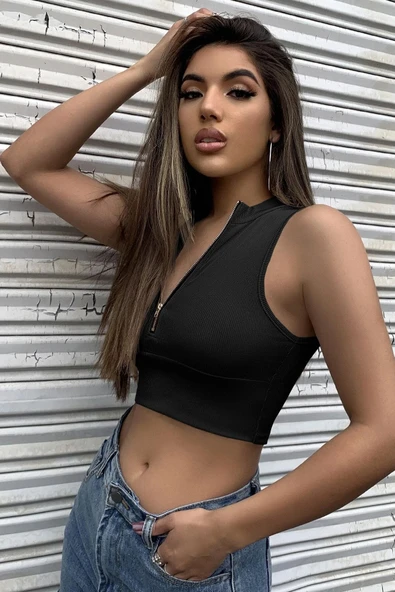 Kadın Siyah Yarım Fermuarlı Sıfır Kol Crop Top Bluz - Şık, Rahat ve Kolay Kombinlenebilir - Resim 5