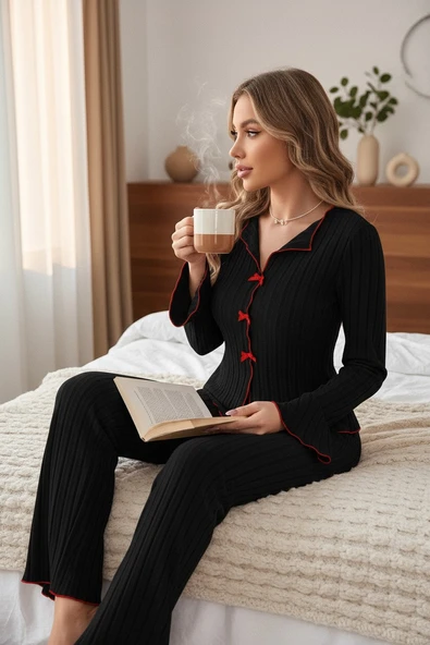 Kadın Siyah Kırmızı Biyeli ve Fiyonklu Uzun Kollu Mevsimlik Pijama Takımı ürün görseli 1