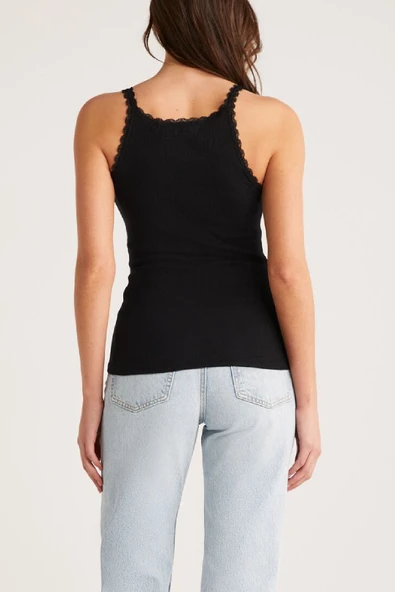 Kadın Siyah Normal Kalıp Dantel Detalı Ince Askılı Oyuk Yaka Atlet - Modern ve Şık Tasarı - Resim 3