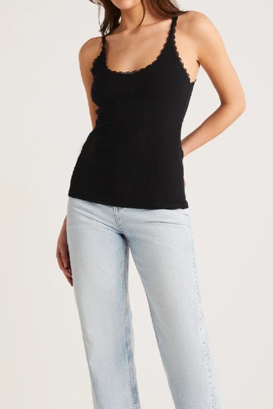 Kadın Siyah Normal Kalıp Dantel Detalı Ince Askılı Oyuk Yaka Atlet - Modern ve Şık Tasarı - Resim 4