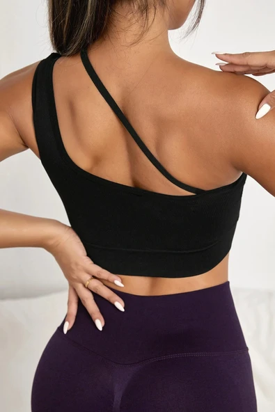 Kadın Siyah Tek Omuzlu Çapraz Askılı Crop Top Büstiyer - Modern ve Şık Tasarım - Resim 2