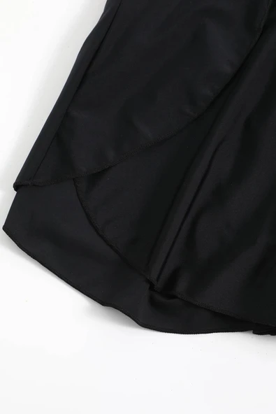 Kadın Siyah Yırtmaçlı Etek Görünümlü Şık Deniz Şortu - Modern ve Şık Tasarım - Resim 8