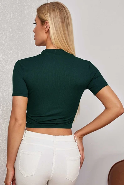 Kadın Yeşil Yarım Fermuarlı ve Kısa Kollu Crop Top Bluz - Şık, Rahat ve Kolay Kombinlenebilir - Resim 4