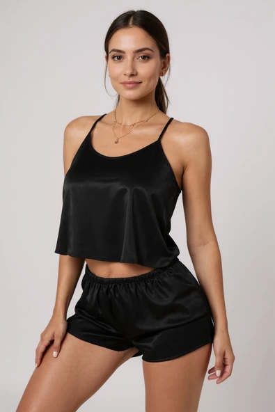 Kadın Siyah Asimetrik Sırt Dekolte Detaylı Şık Şortlu Gecelik Takım - Resim 2