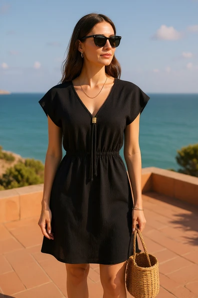 Kadın Siyah Yanları Yırtmaçlı Tokalı V Yaka Mini Plaj Elbisesi - Resim 2