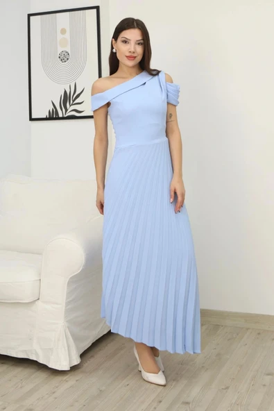 Tek Omuzlu Pilise Detaylı Asimetrik Elbise 2381-Bebe Mavisi - Resim 2
